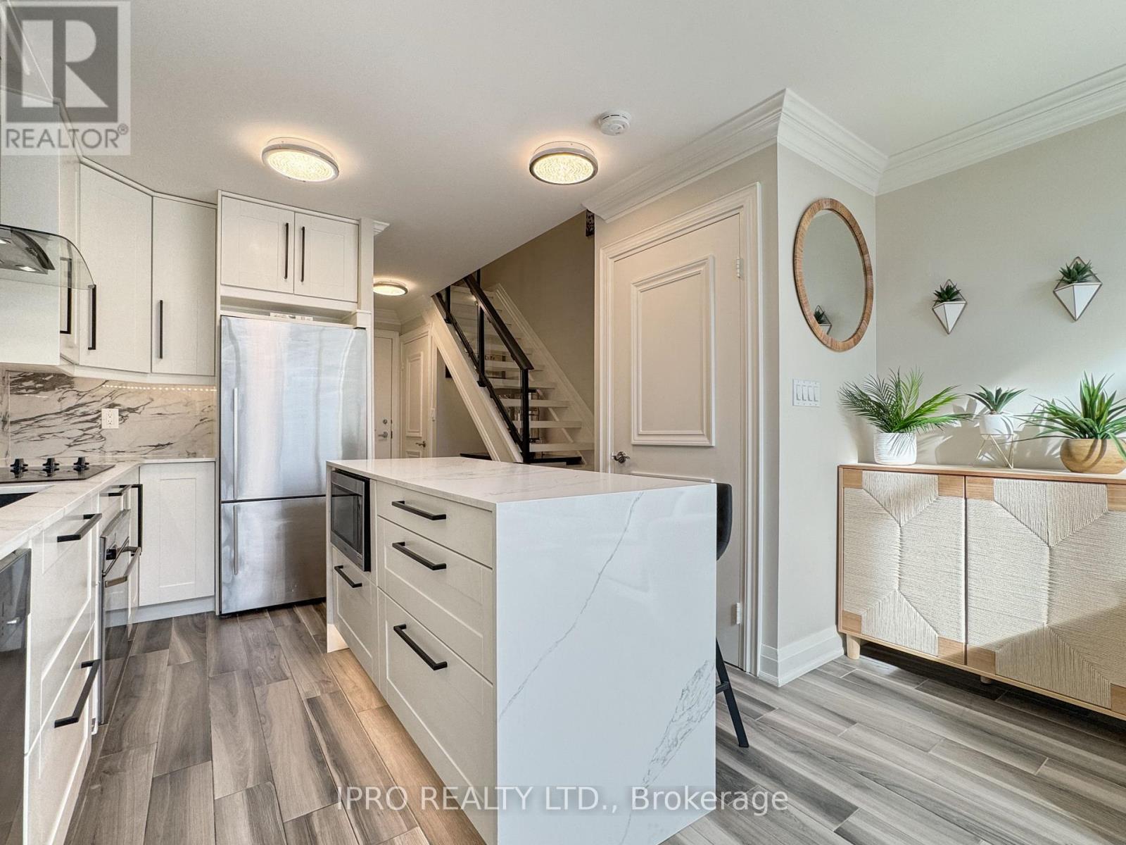 210 - 200 Manitoba Street, Toronto (Mimico), Ontario  M8Y 3Y9 - Photo 7 - W12109016