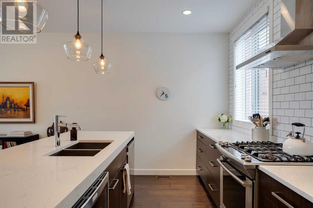 Property at 3043 Parkdale Lane NW image 3