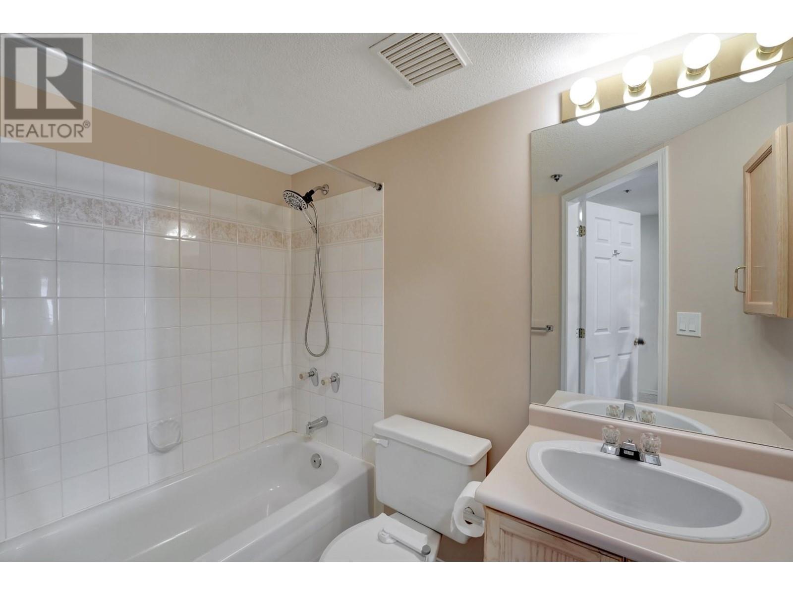 301 2335 Whyte Avenue, Port Coquitlam, British Columbia  V3C 2A3 - Photo 19 - R2995263