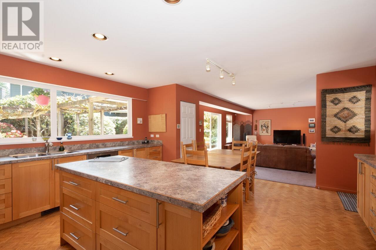 4136 Virginia Crescent, North Vancouver, British Columbia  V7R 3Z6 - Photo 15 - R2995310