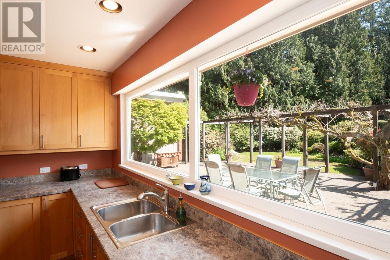 4136 Virginia Crescent, North Vancouver, British Columbia  V7R 3Z6 - Photo 17 - R2995310