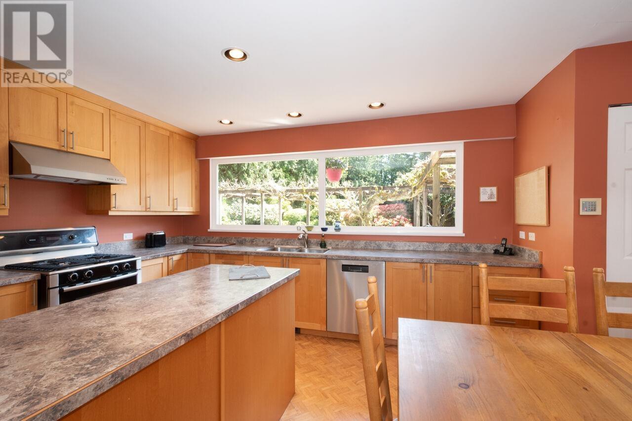 4136 Virginia Crescent, North Vancouver, British Columbia  V7R 3Z6 - Photo 18 - R2995310