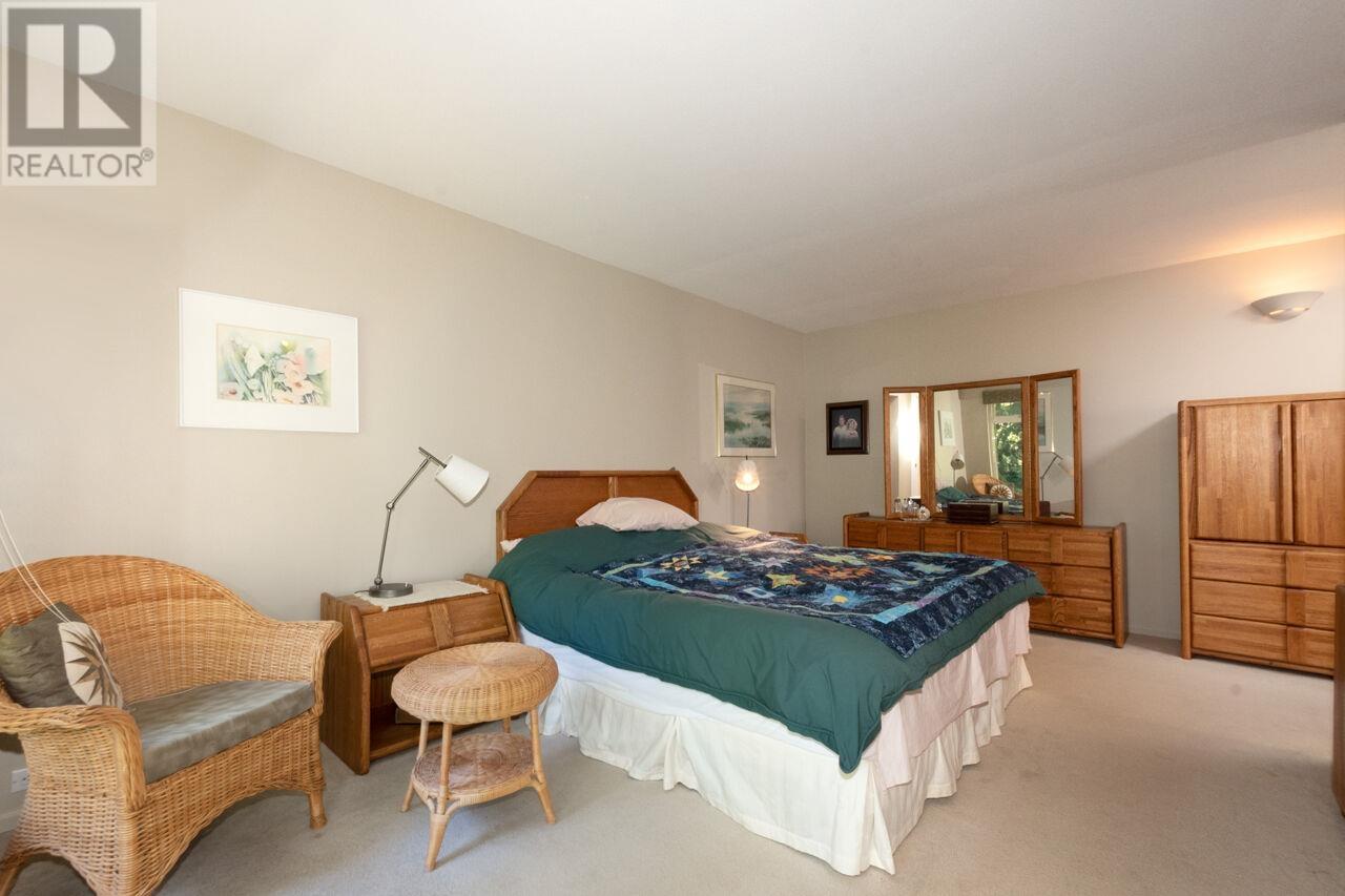 4136 Virginia Crescent, North Vancouver, British Columbia  V7R 3Z6 - Photo 8 - R2995310