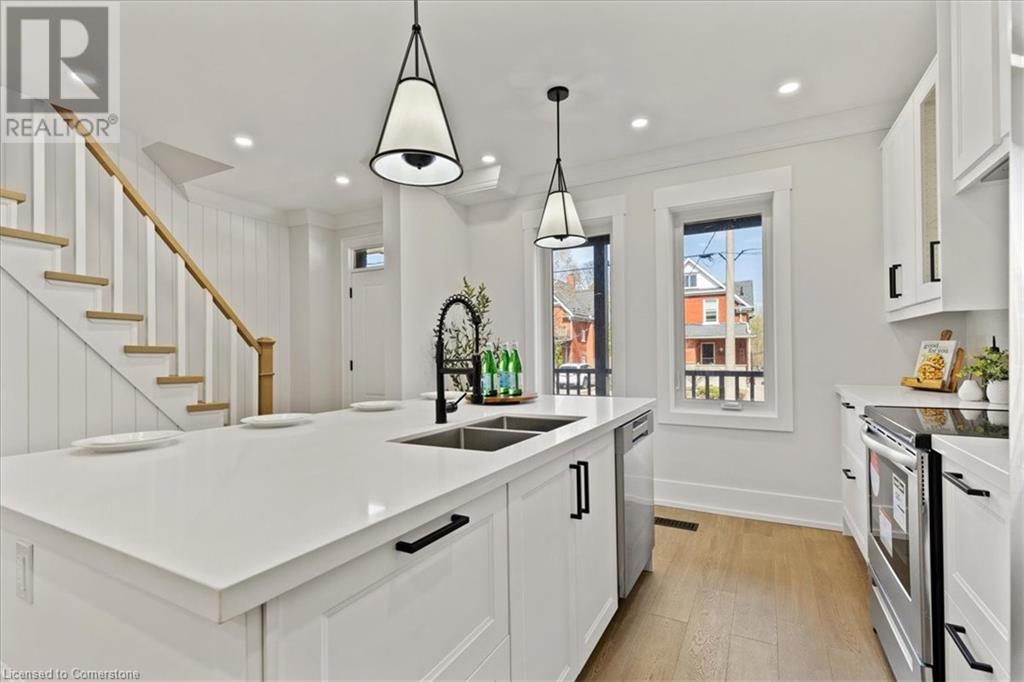 Property at 81 SAMUEL Street image 5