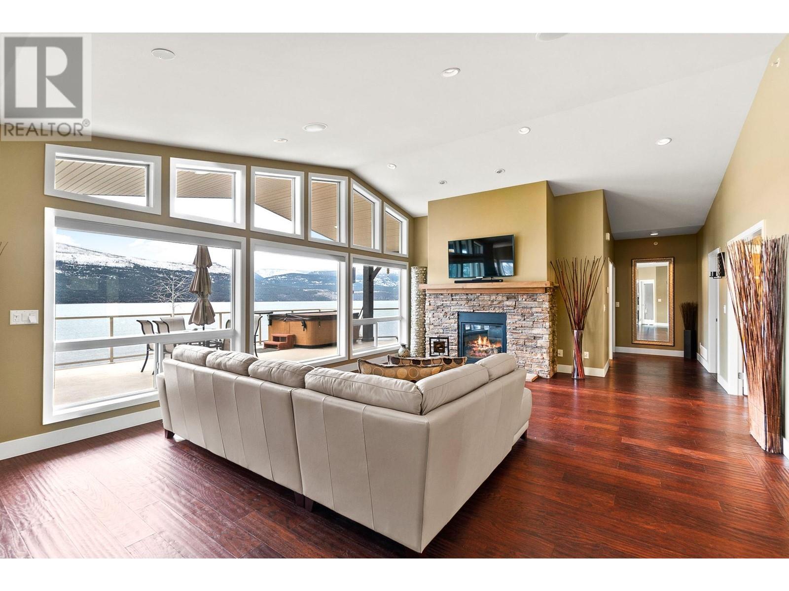 Property at 13938 Moberly Road image 2