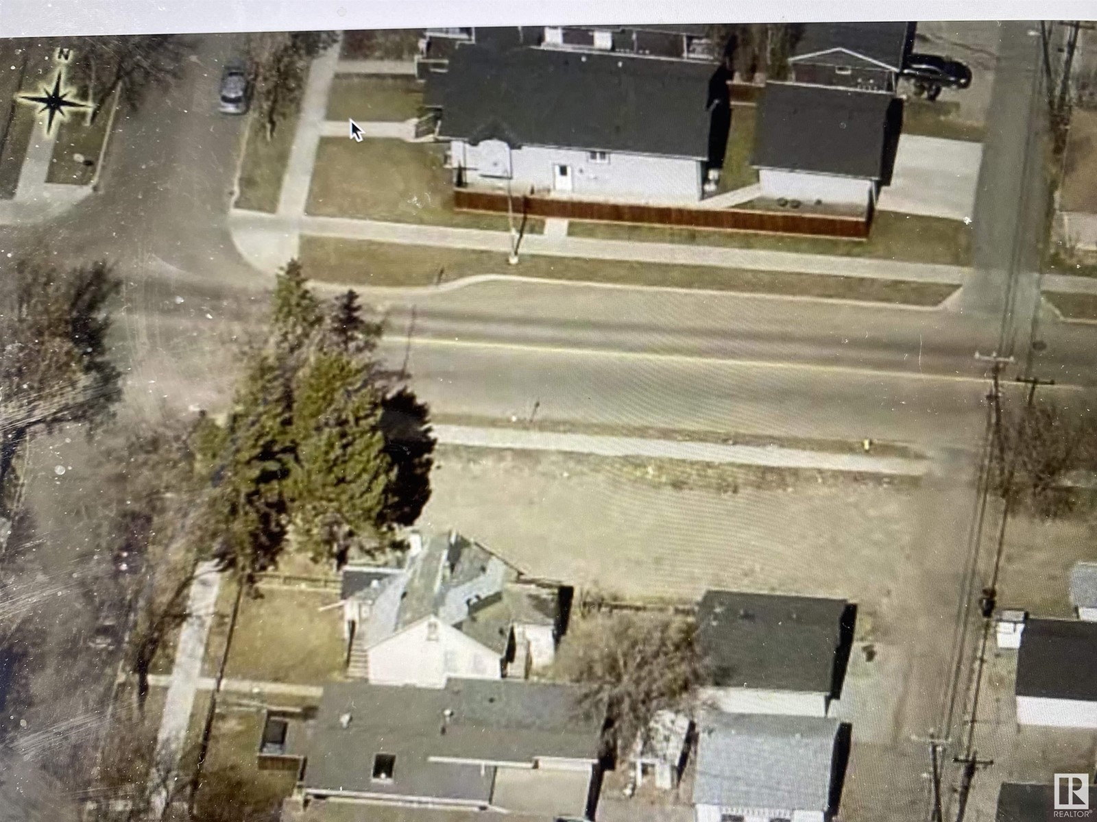 Property at 12155 96 ST NW NW image 4