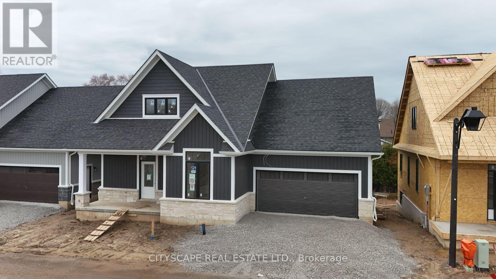 Property at 26 - 2797 RED MAPLE AVENUE image 2