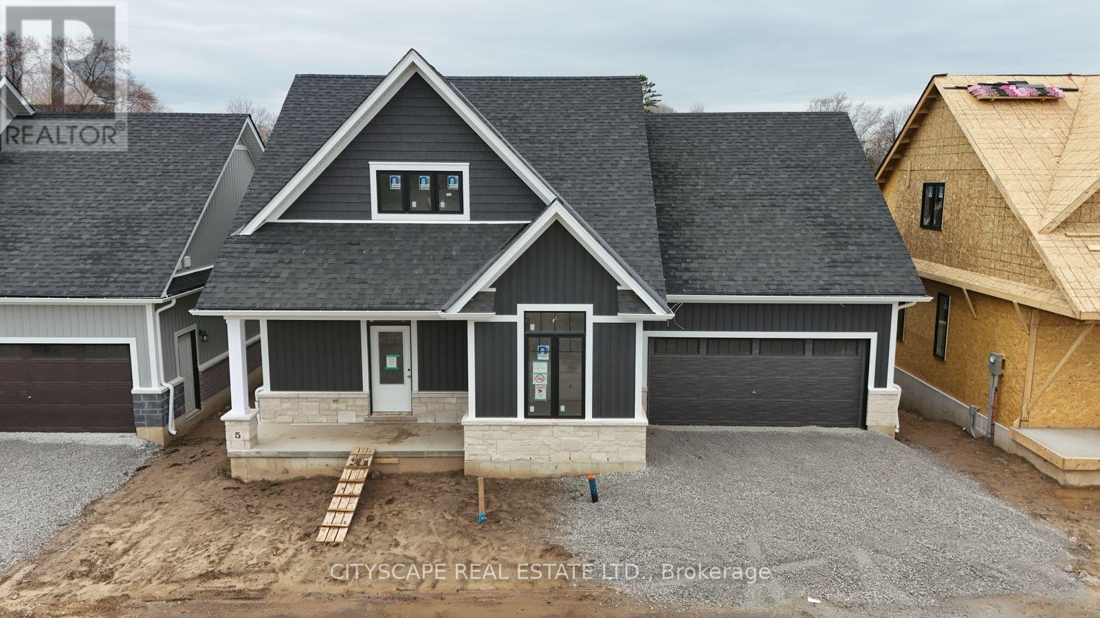 Property at 26 - 2797 RED MAPLE AVENUE image 3