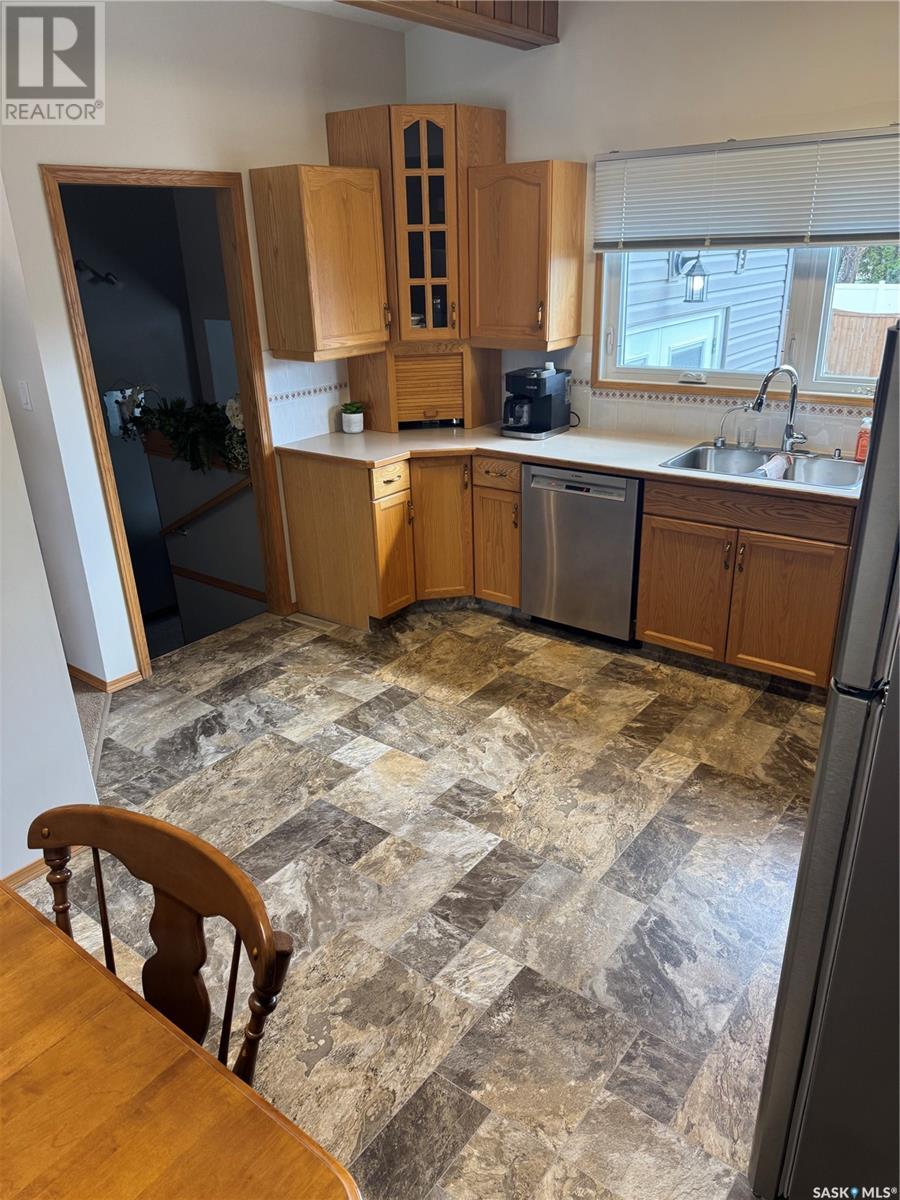 112 Assiniboia Avenue, Assiniboia, Saskatchewan  S0H 0B0 - Photo 13 - SK003824