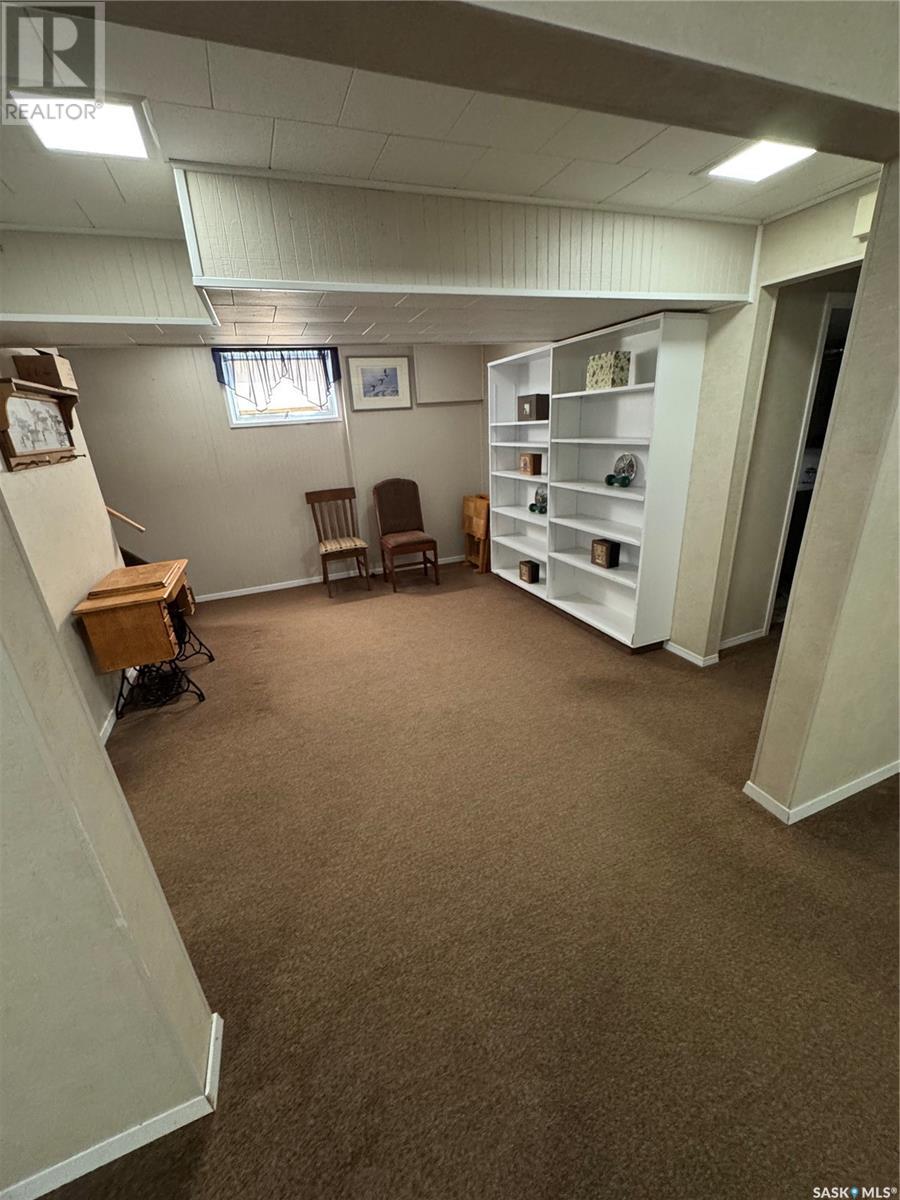 112 Assiniboia Avenue, Assiniboia, Saskatchewan  S0H 0B0 - Photo 22 - SK003824