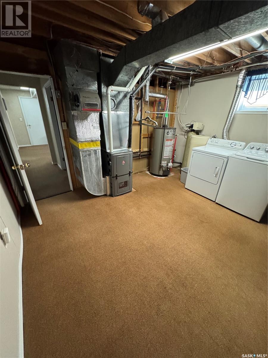 112 Assiniboia Avenue, Assiniboia, Saskatchewan  S0H 0B0 - Photo 30 - SK003824