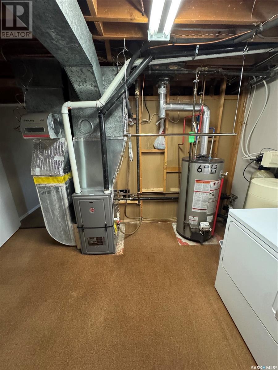 112 Assiniboia Avenue, Assiniboia, Saskatchewan  S0H 0B0 - Photo 31 - SK003824