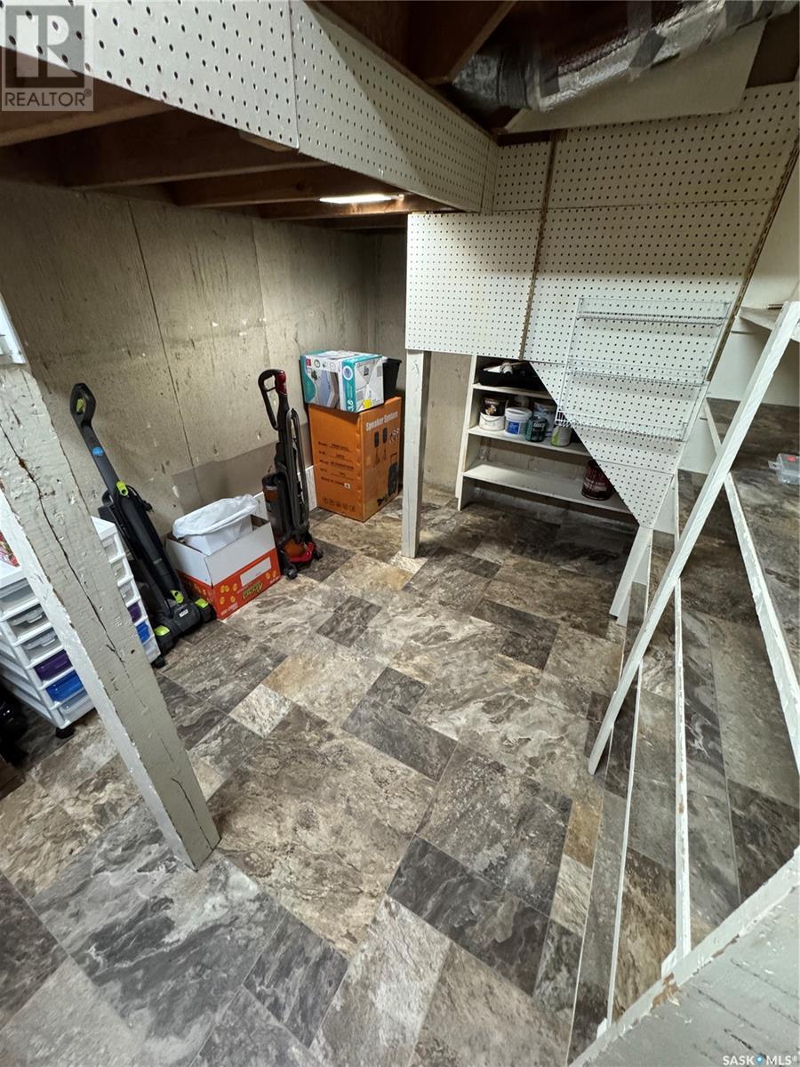 112 Assiniboia Avenue, Assiniboia, Saskatchewan  S0H 0B0 - Photo 32 - SK003824