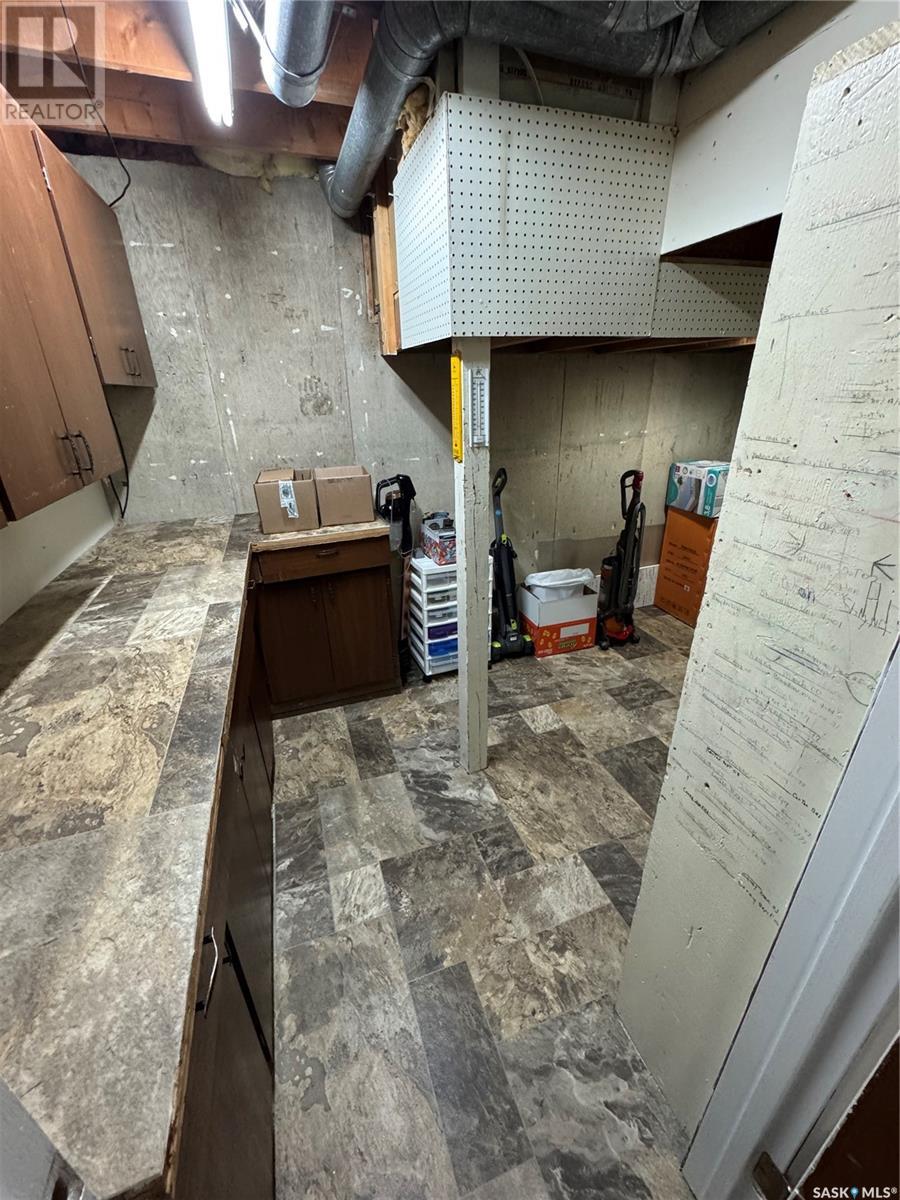 112 Assiniboia Avenue, Assiniboia, Saskatchewan  S0H 0B0 - Photo 33 - SK003824