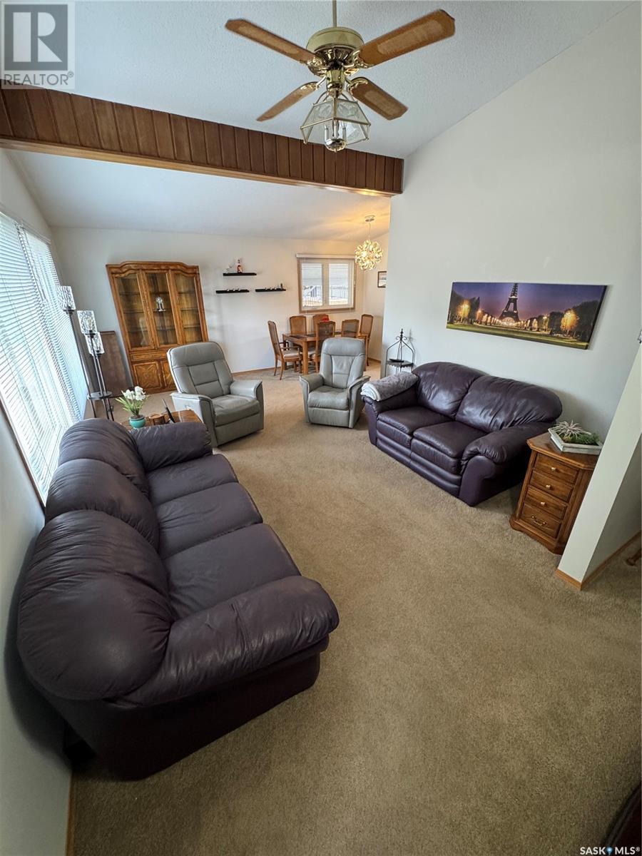 112 Assiniboia Avenue, Assiniboia, Saskatchewan  S0H 0B0 - Photo 7 - SK003824