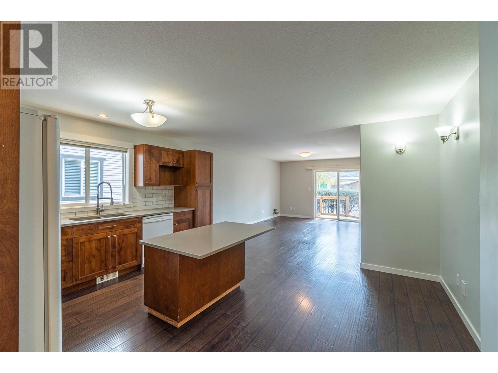 Property at 1836 GREENFIELD Avenue Unit# 33 Lot# 33 image 4