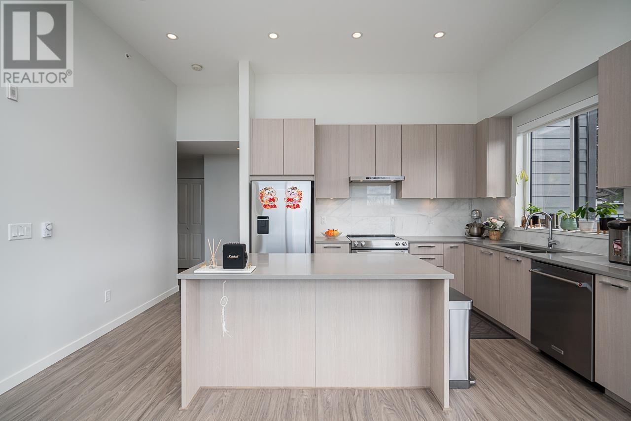 510 6438 Byrnepark Drive, Burnaby, British Columbia  V3N 0J1 - Photo 6 - R2982931