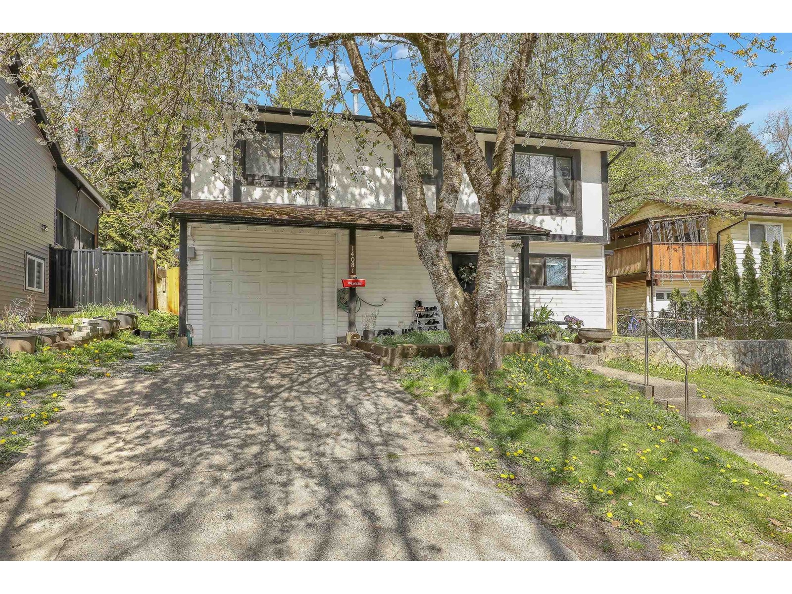 14081 67a Avenue, Surrey, British Columbia  V3W 6W6 - Photo 2 - R2994546