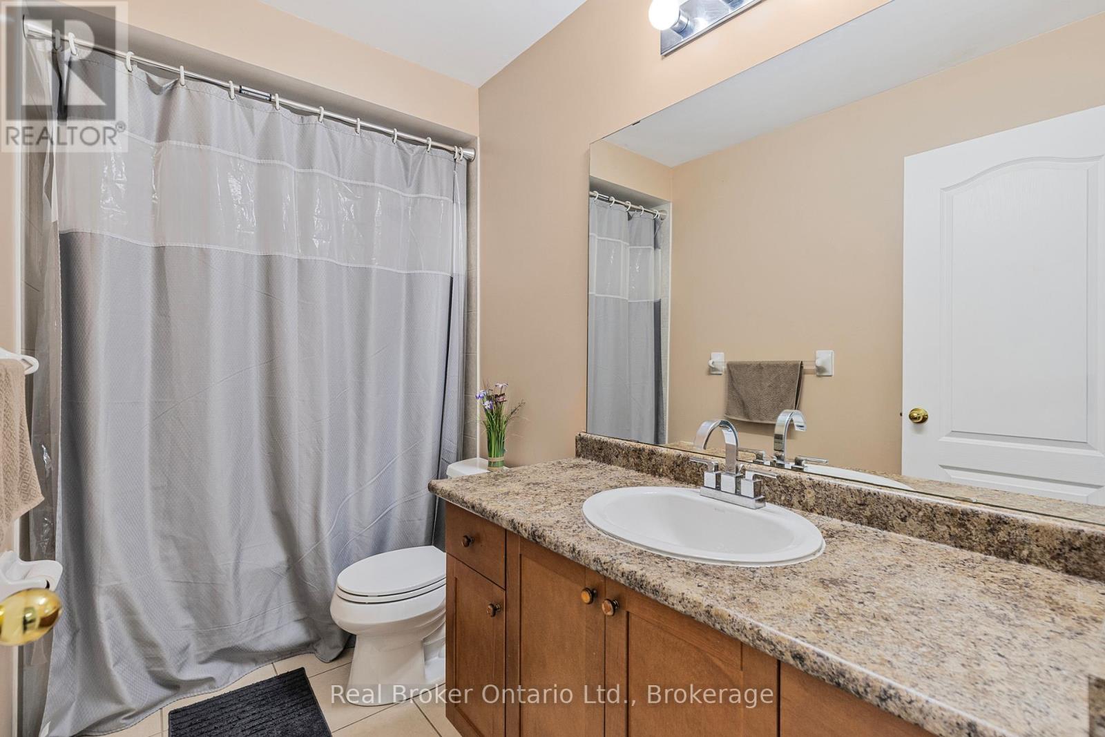 28 Whitefish Crescent, Hamilton (Lakeshore), Ontario  L8E 6G8 - Photo 25 - X12109071