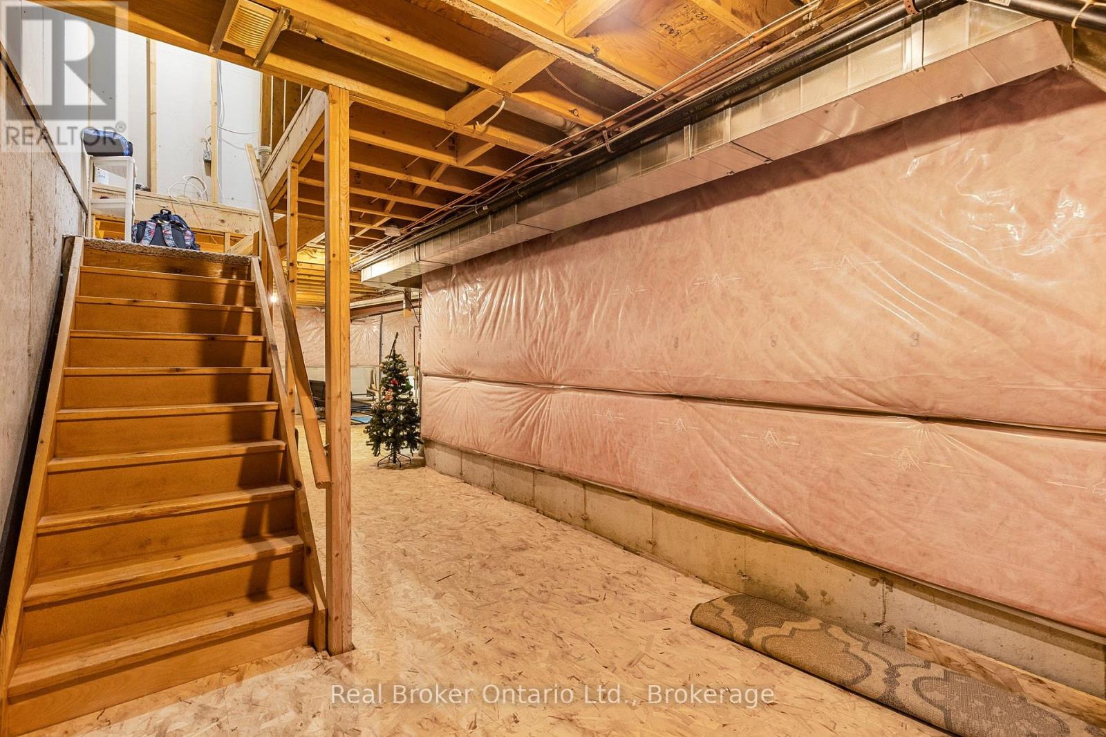 28 Whitefish Crescent, Hamilton (Lakeshore), Ontario  L8E 6G8 - Photo 28 - X12109071