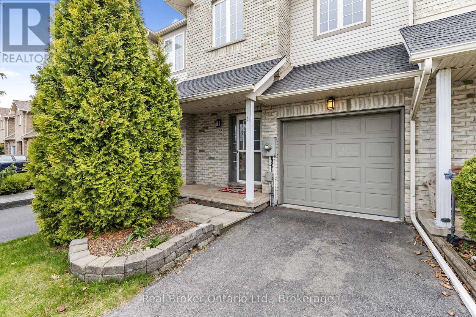 28 Whitefish Crescent, Hamilton (Lakeshore), Ontario  L8E 6G8 - Photo 4 - X12109071