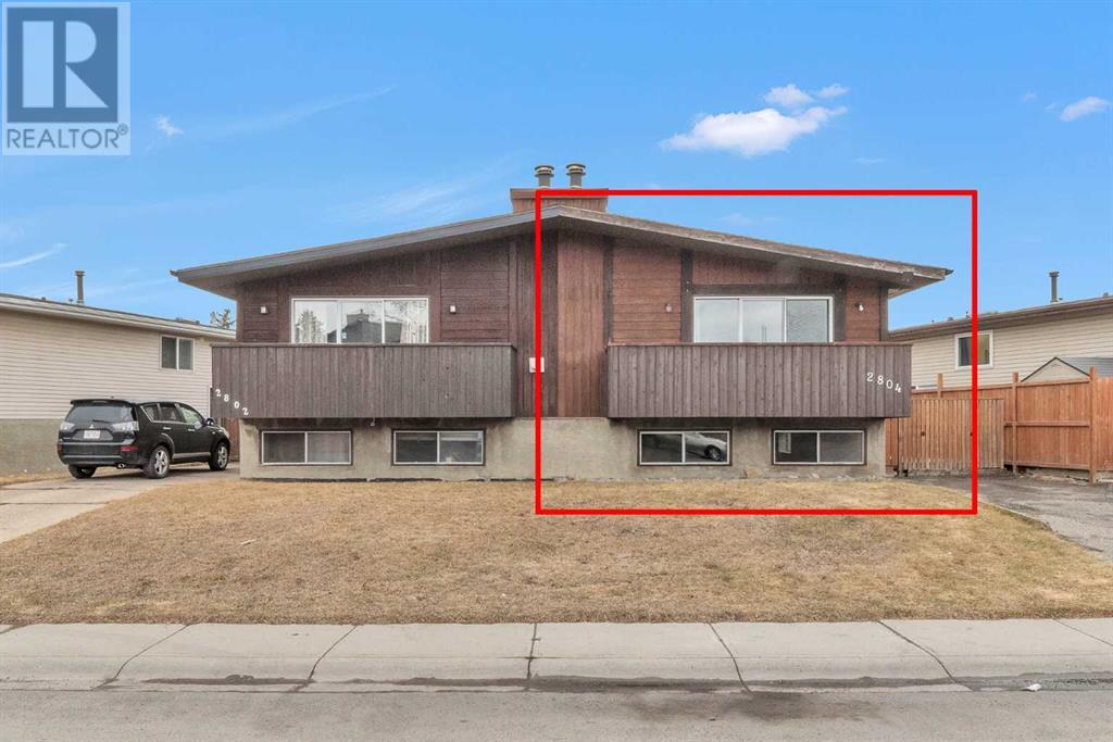 Property at 2804 46 Street SE image 4