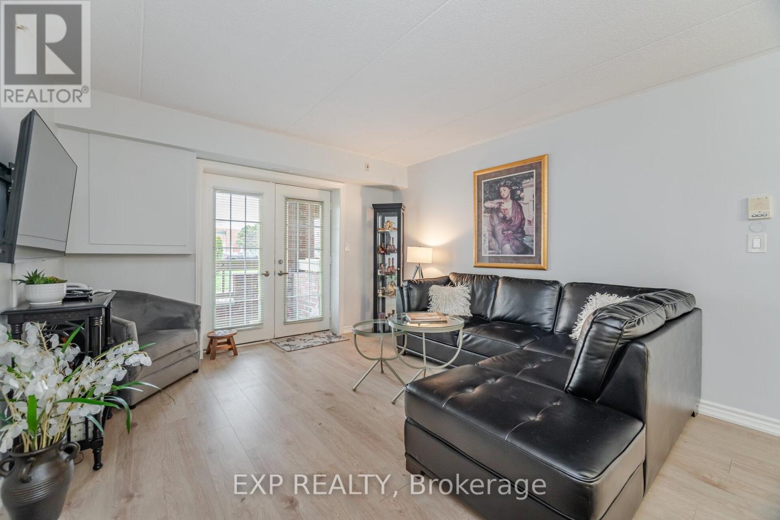104 - 4005 Kilmer Drive, Burlington, Ontario  L7M 4M2 - Photo 12 - W12109094