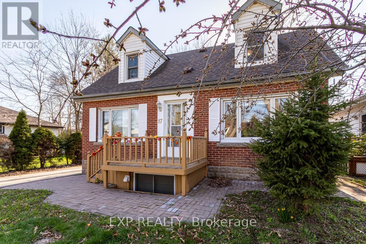 Property at 17 THORNDALE STREET N image 4
