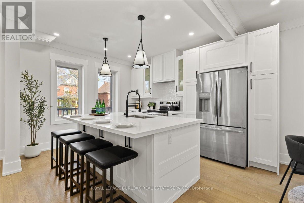 Property at 81 SAMUEL STREET SE image 4