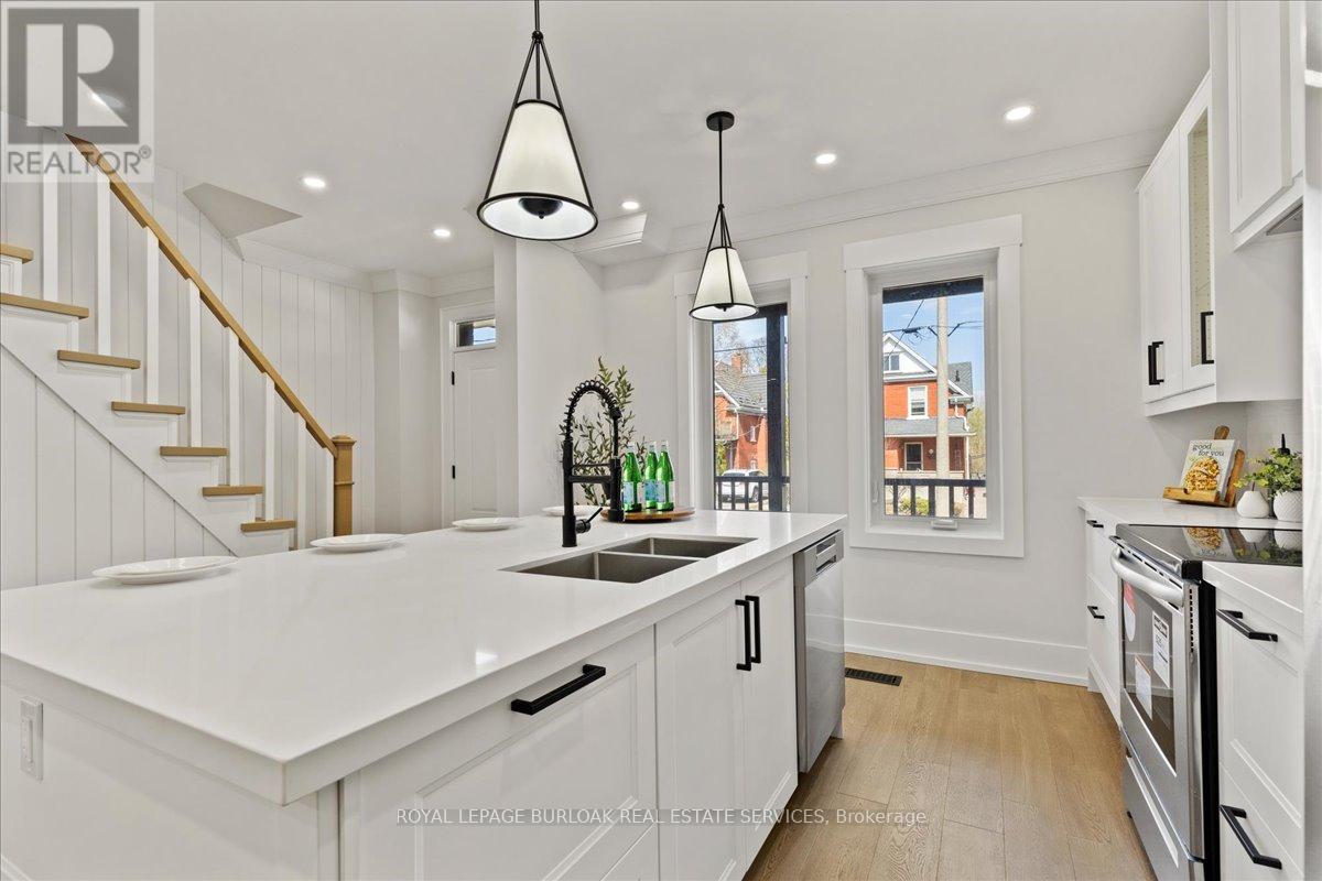 Property at 81 SAMUEL STREET SE image 5