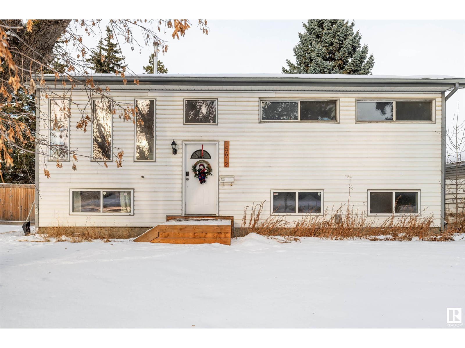 Property at 15612 110 AV NW image 2