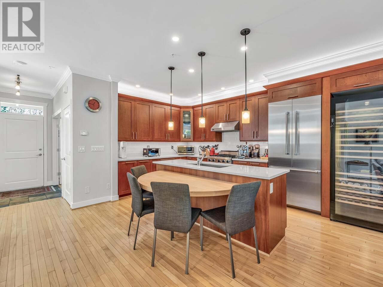 4658 Capilano Road, North Vancouver, British Columbia  V7R 4K3 - Photo 3 - R2995313
