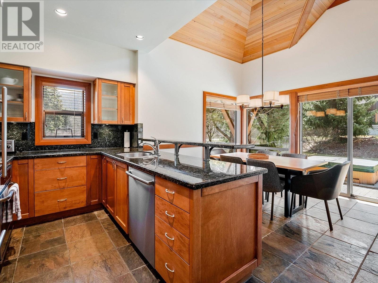 C 4867 Casabella Crescent, Whistler, British Columbia  V8E 0Z4 - Photo 16 - R2995345