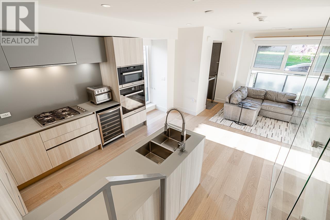 158 W Woodstock Avenue, Vancouver, British Columbia  V5Y 0N1 - Photo 15 - R2995367