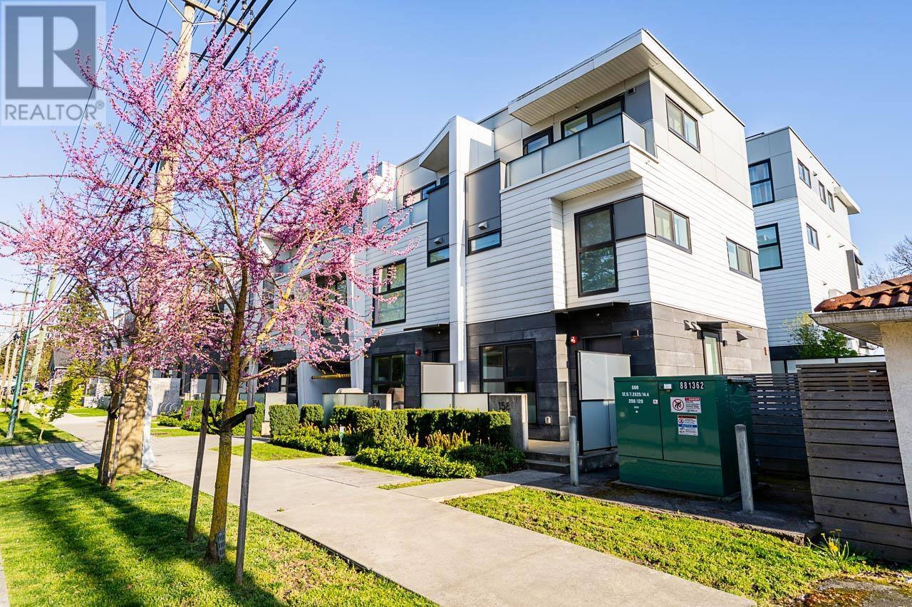 158 W Woodstock Avenue, Vancouver, British Columbia  V5Y 0N1 - Photo 2 - R2995367