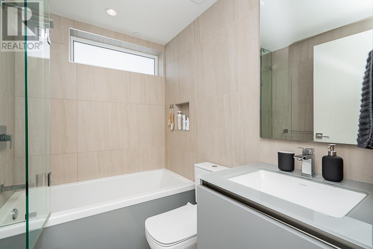 158 W Woodstock Avenue, Vancouver, British Columbia  V5Y 0N1 - Photo 29 - R2995367