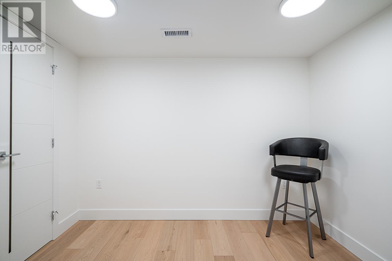 158 W Woodstock Avenue, Vancouver, British Columbia  V5Y 0N1 - Photo 33 - R2995367