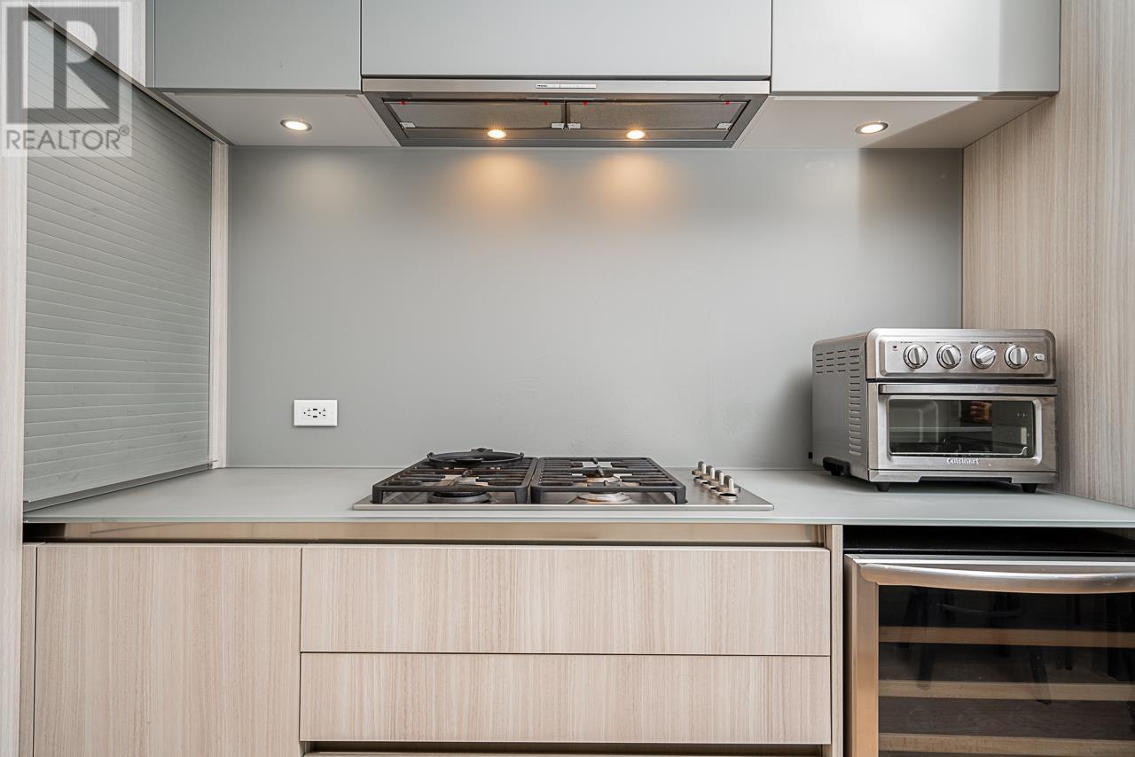 158 W Woodstock Avenue, Vancouver, British Columbia  V5Y 0N1 - Photo 8 - R2995367