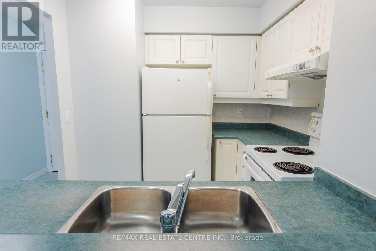 1108 - 18 Sommerset Way, Toronto, Ontario  M2N 6X5 - Photo 13 - C12109117