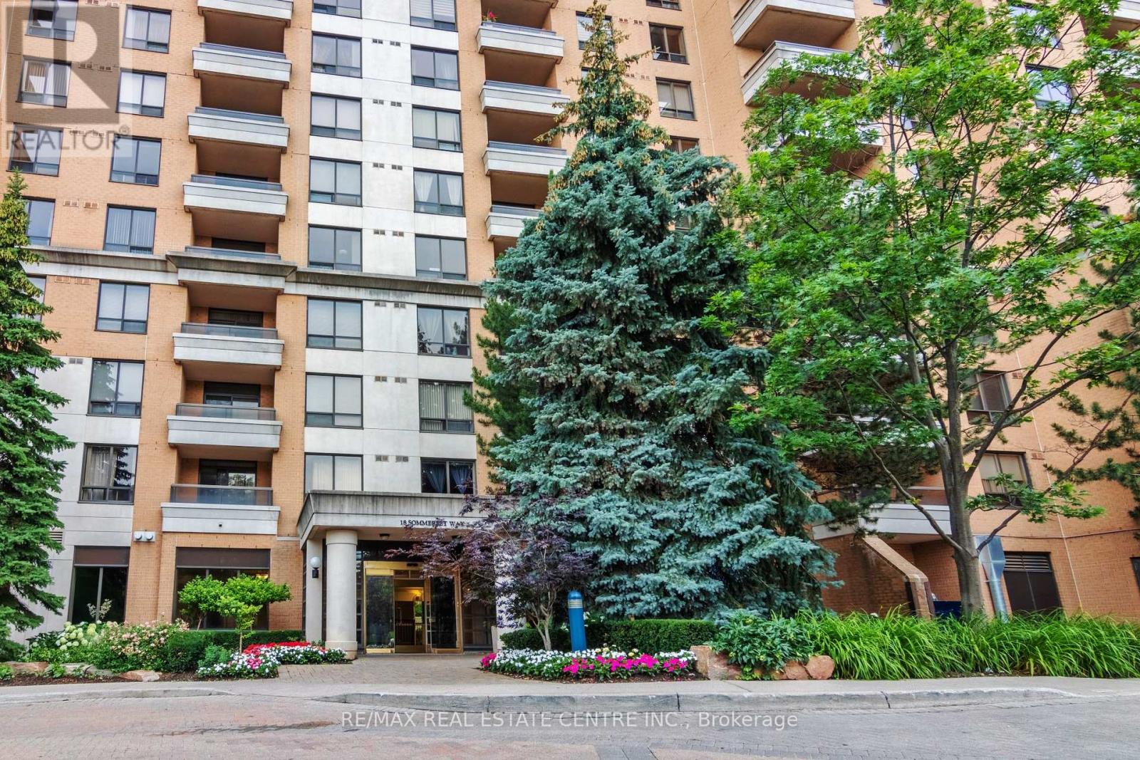 1108 - 18 Sommerset Way, Toronto, Ontario  M2N 6X5 - Photo 3 - C12109117