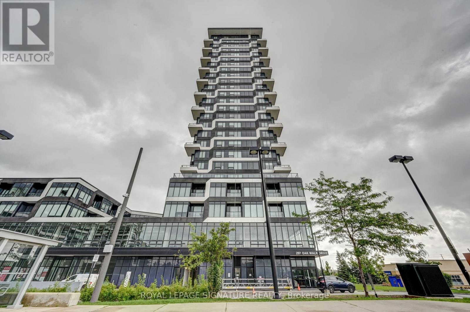 318 - 297 OAK WALK DRIVE, oakville (ro river oaks), Ontario