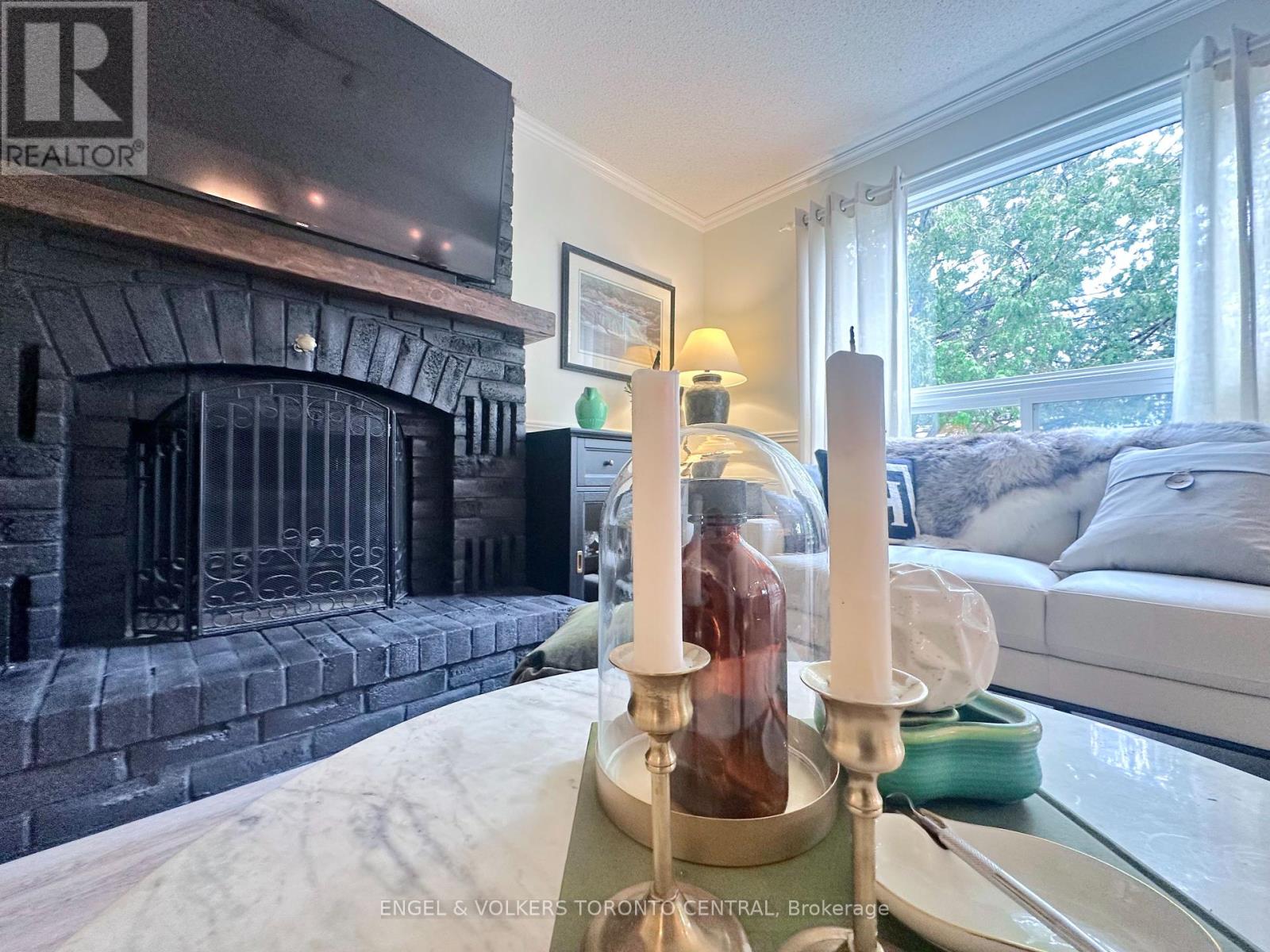 Photo 12 of 45 for 204 Killarney Grove