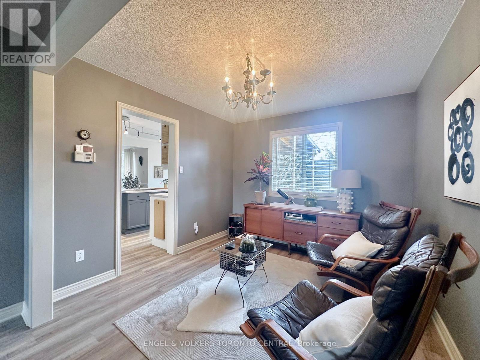 Photo 14 of 45 for 204 Killarney Grove