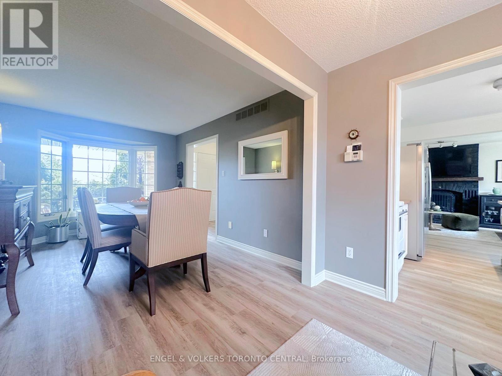Photo 15 of 45 for 204 Killarney Grove