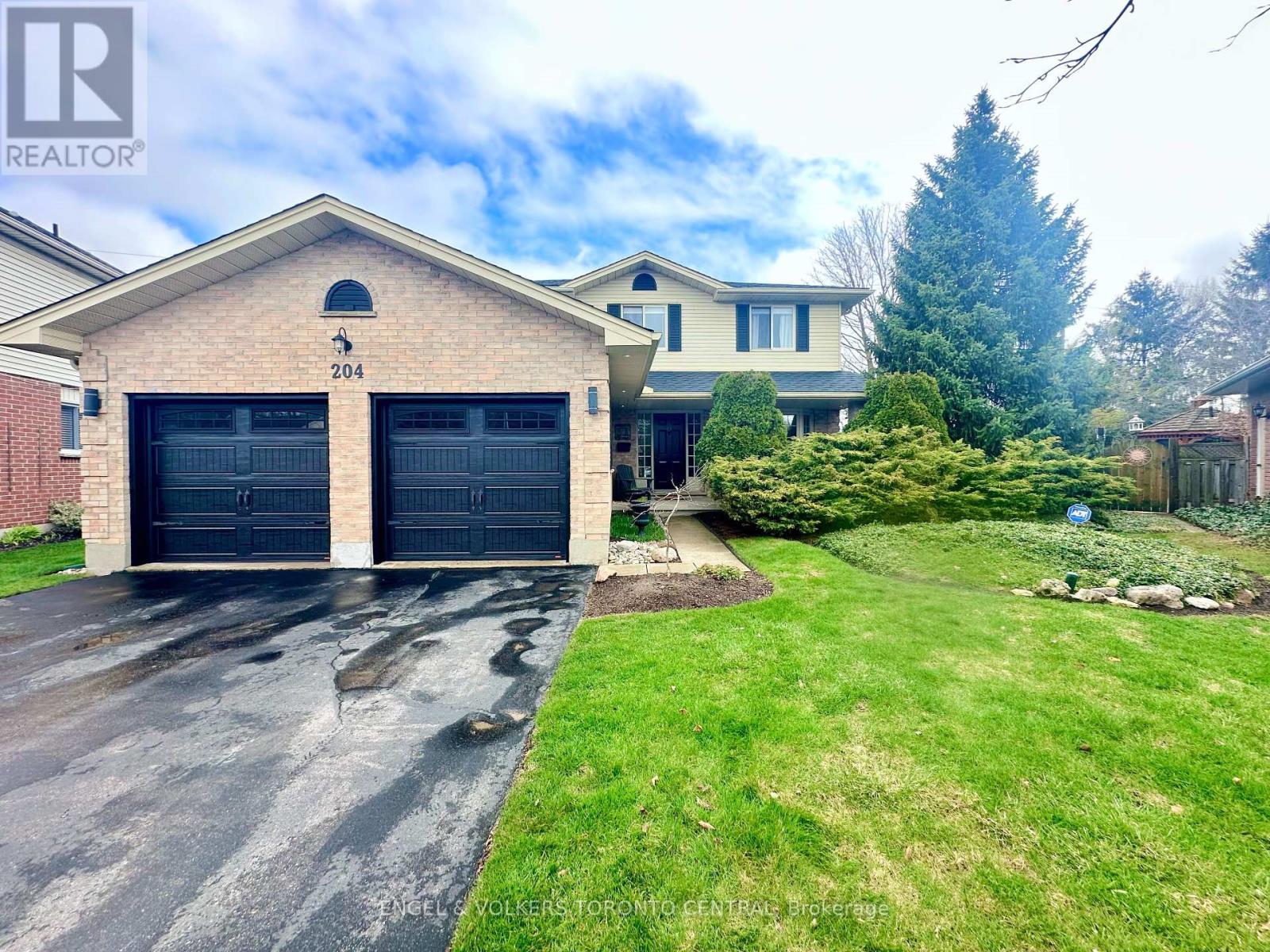 Photo 2 of 45 for 204 Killarney Grove