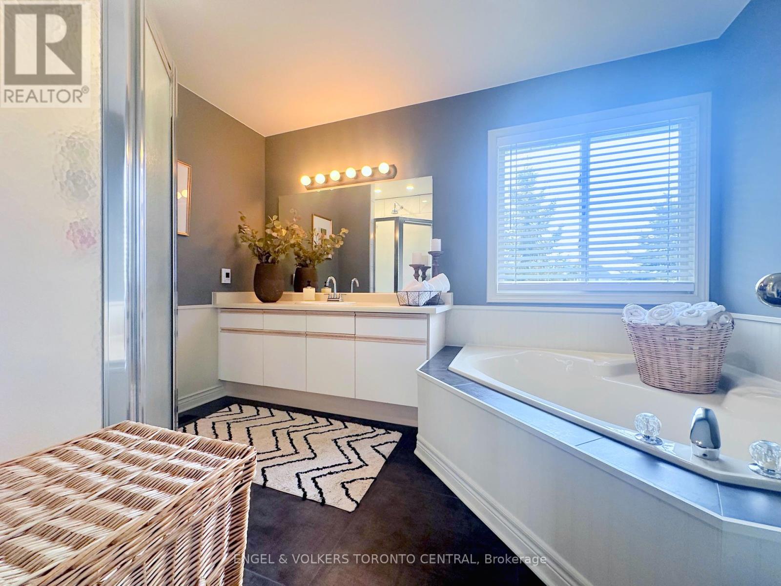 Photo 29 of 45 for 204 Killarney Grove