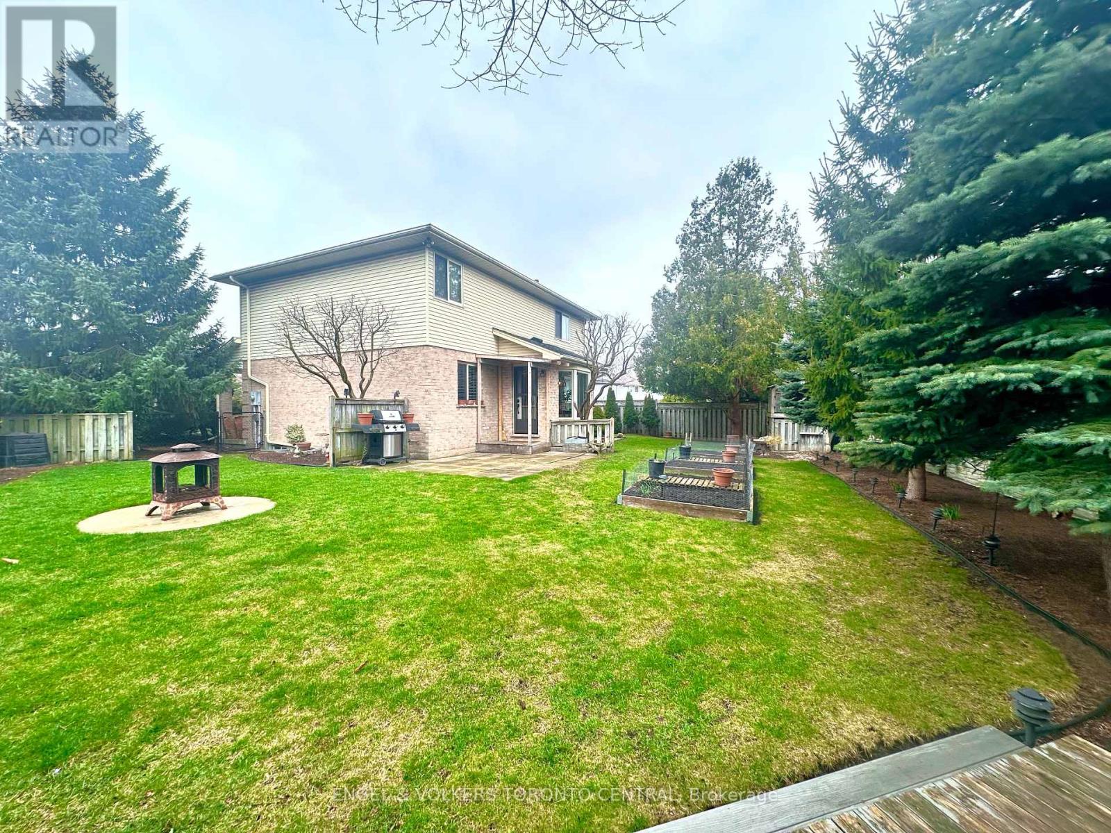 Photo 37 of 45 for 204 Killarney Grove