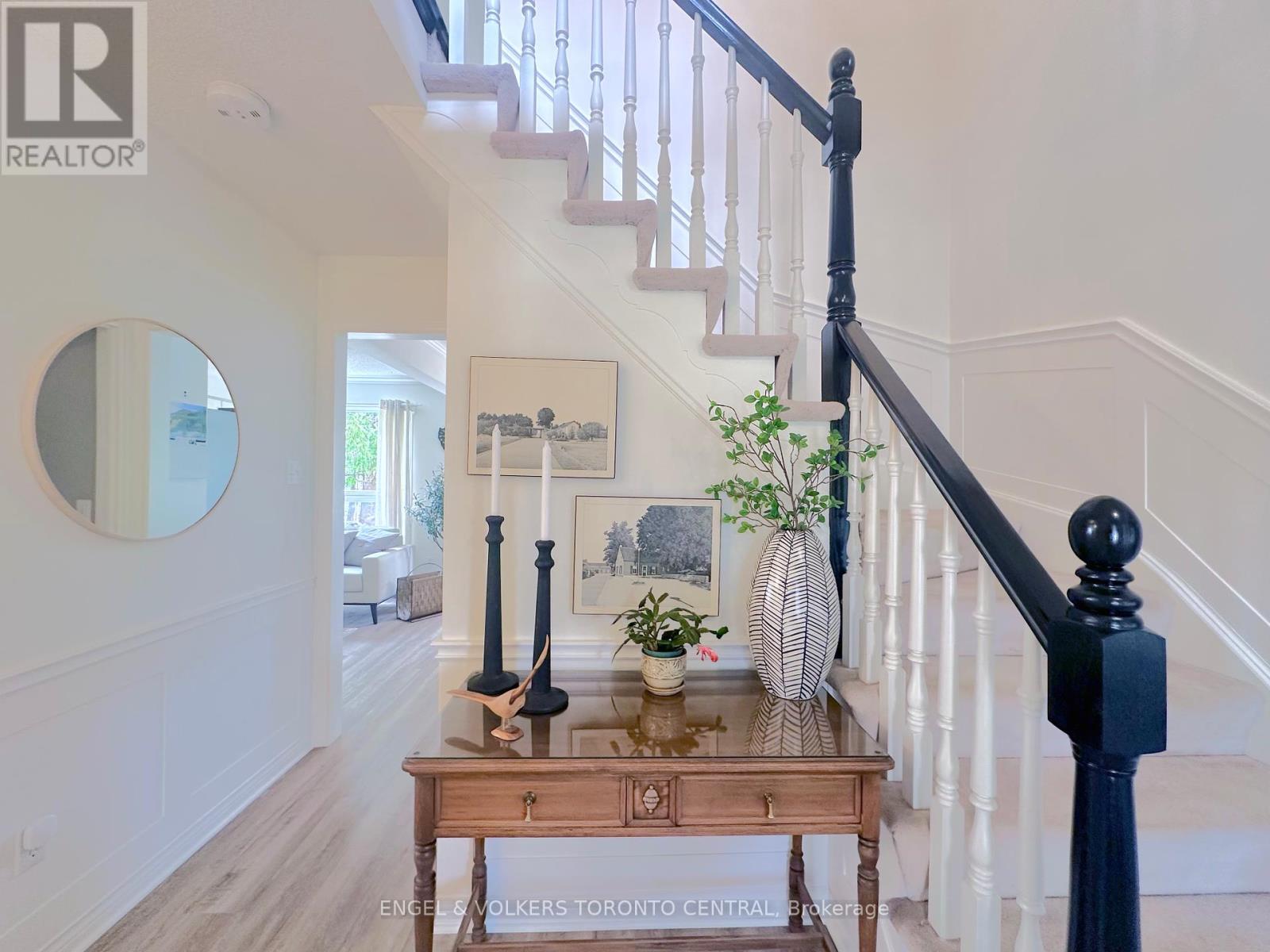 Photo 5 of 45 for 204 Killarney Grove