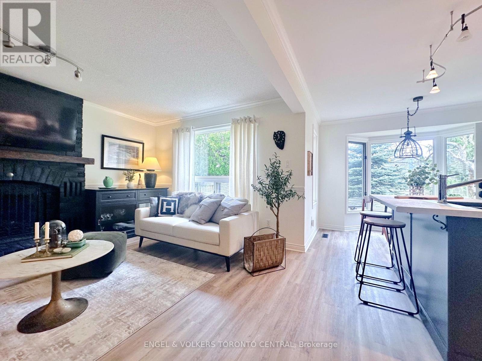Photo 6 of 45 for 204 Killarney Grove