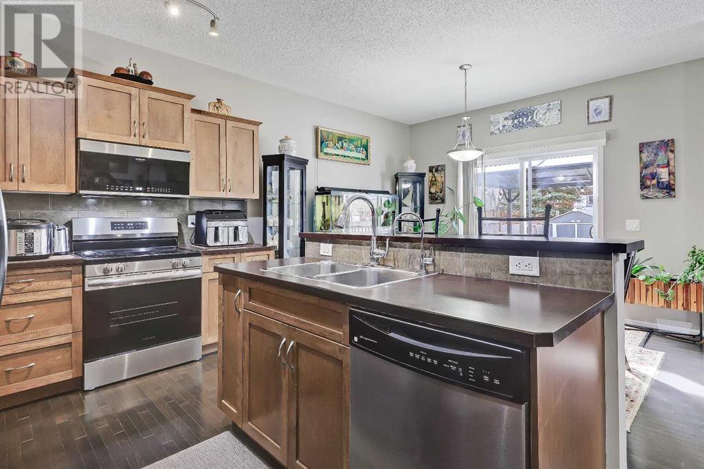Property at 1600 Copperfield Boulevard SE image 5